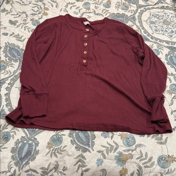 Maurices Maroon Heartland Henley Tee Long EUC - Picture 2 of 4